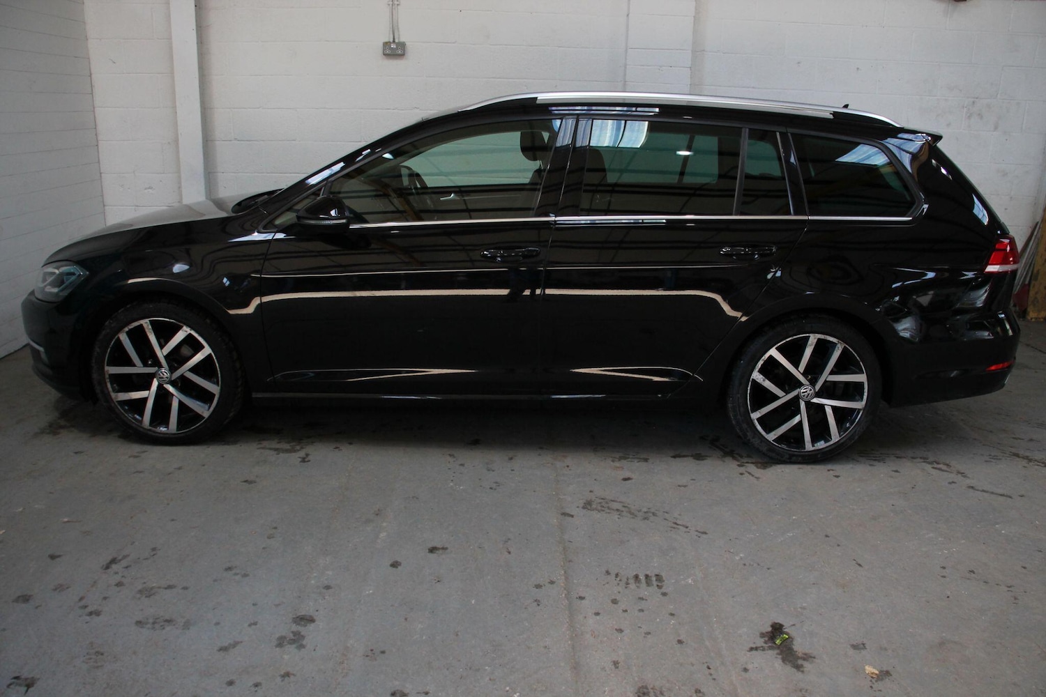 Used Volkswagen Golf 2018 for sale - 76989925: Photo 5