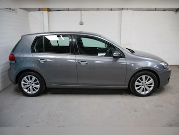Used Volkswagen Golf 2010 for sale - 76666801: Photo