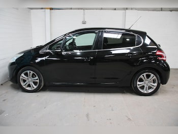 Used Peugeot 208 2013 for sale - 77838784: Photo