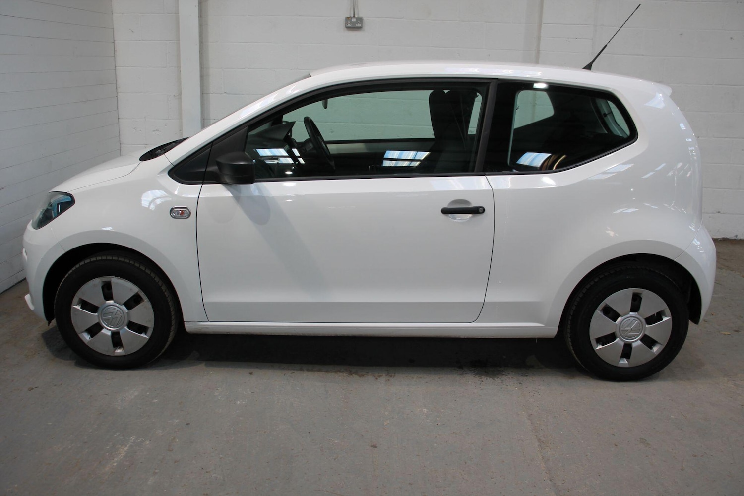 Used Volkswagen up! 2013 for sale - 77097609: Photo 4