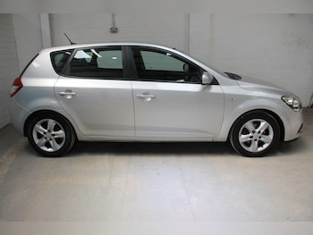 Used Kia Ceed 2011 for sale - 79296117: Photo