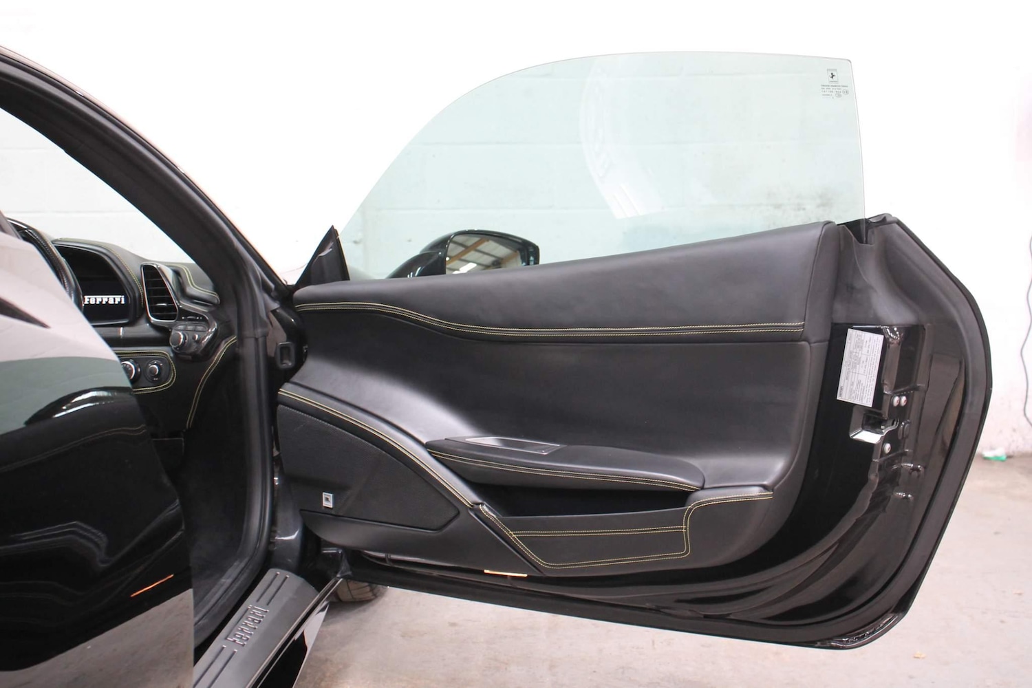 Used Ferrari 458 2010 for sale - 77978126: Photo 15