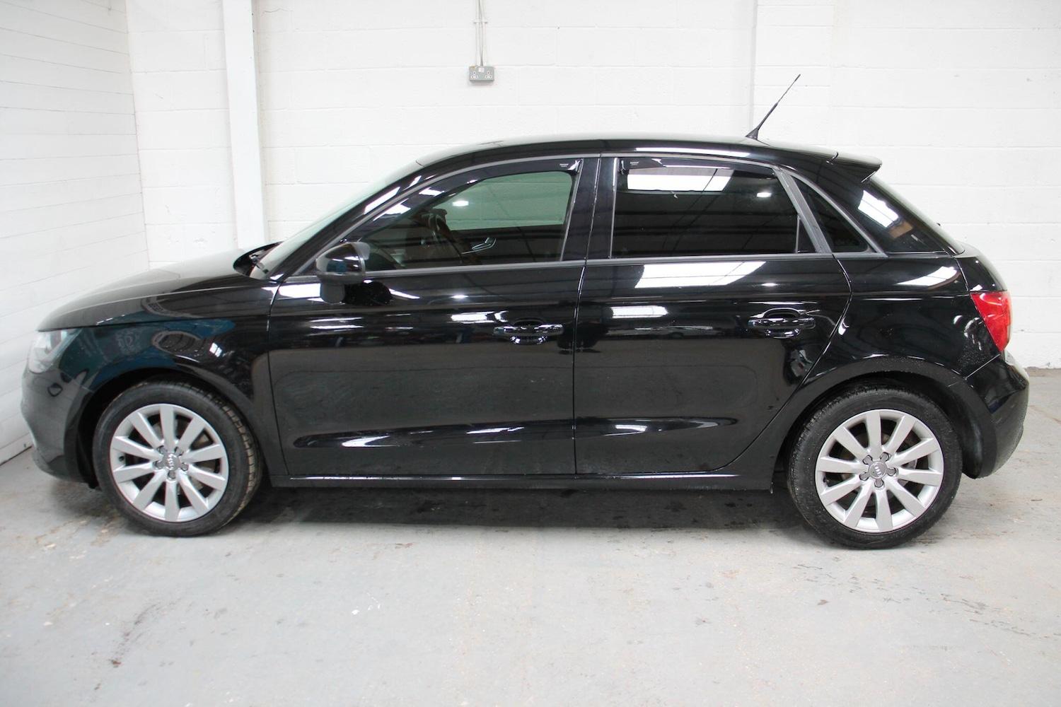 Used Audi A1 2012 for sale - 78116163: Photo 4