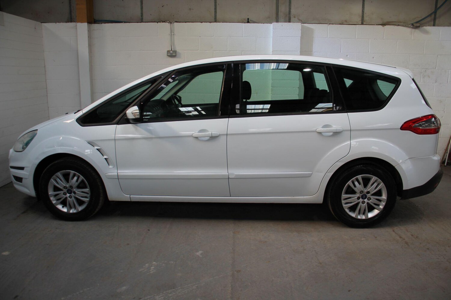 Used Ford S-Max 2014 for sale - 76283766: Photo 4