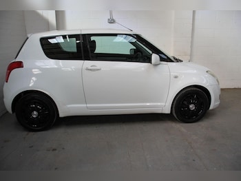 Used Suzuki Swift 2010 for sale - 75977622: Photo