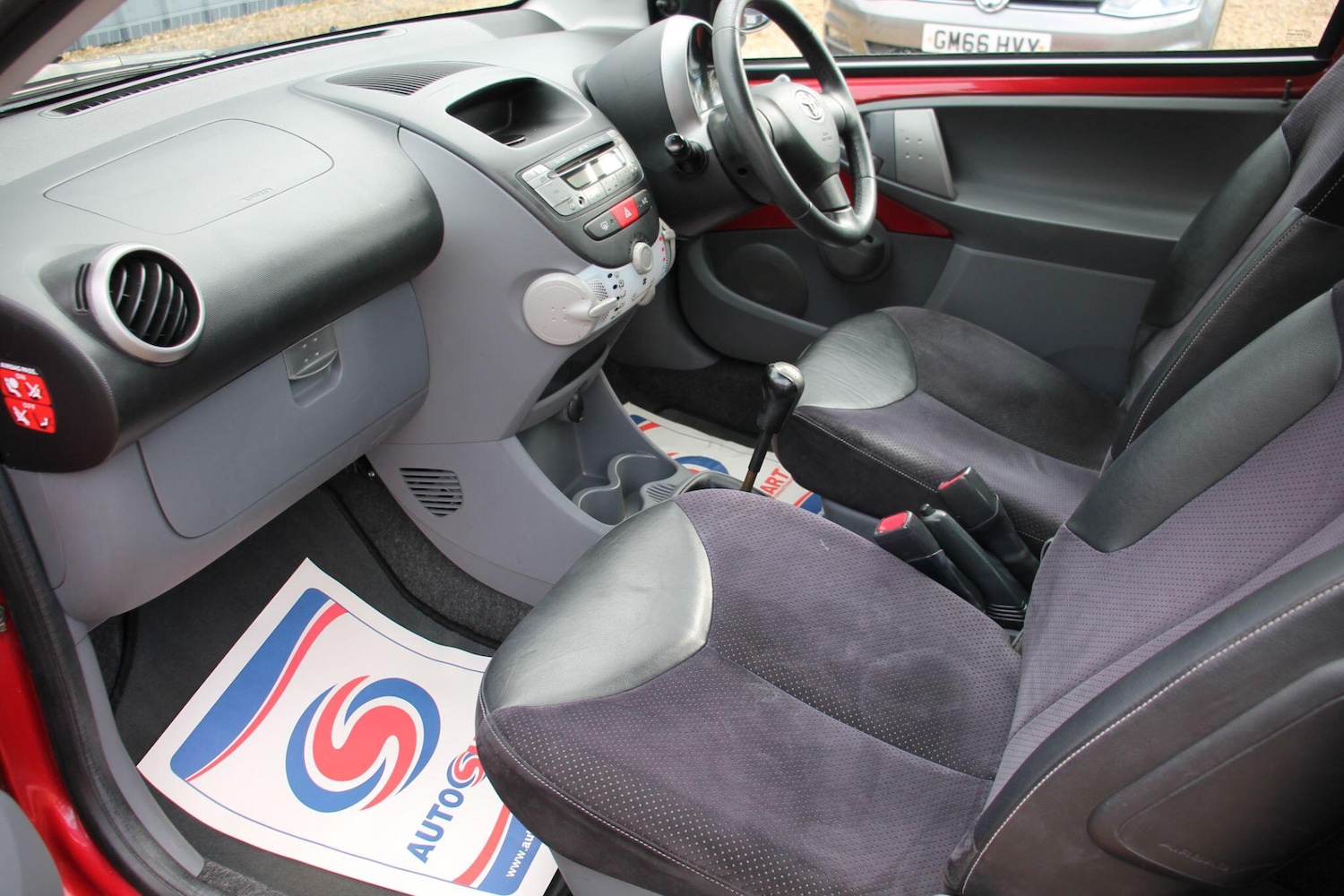 Used Toyota AYGO 2011 for sale - 76592613: Photo 10