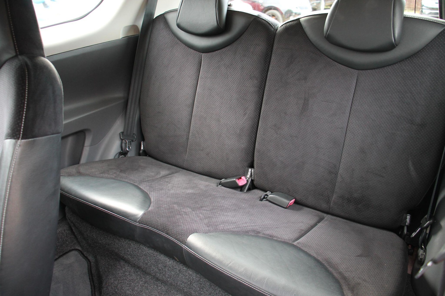 Used Toyota AYGO 2011 for sale - 76592613: Photo 12