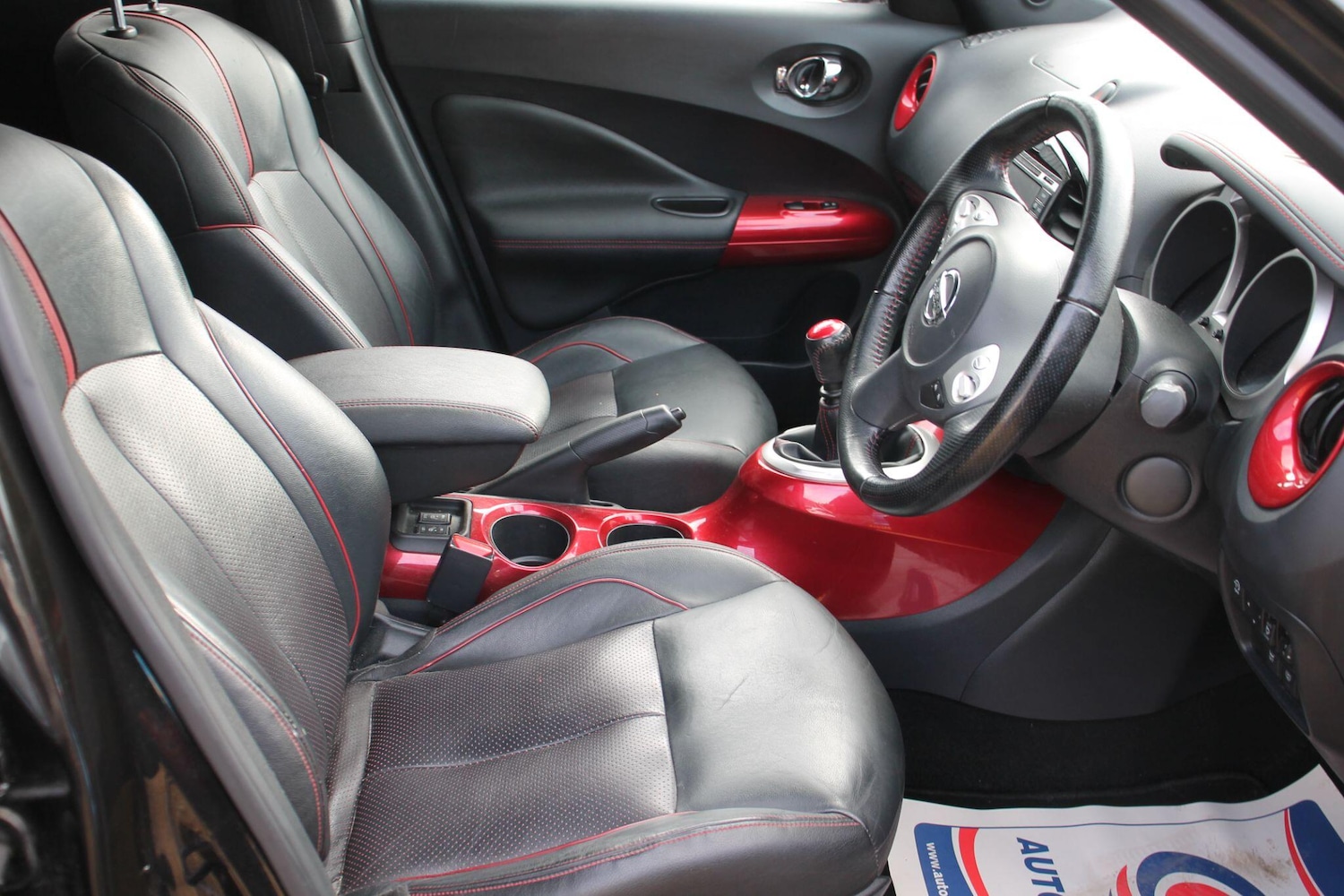 Used Nissan Juke 2014 for sale - 76432610: Photo 9