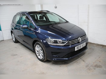 Used Volkswagen Golf SV 2015 for sale - 76918607: Photo