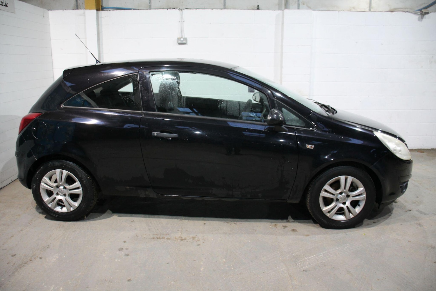 Used Vauxhall Corsa 2009 for sale - 77559274: Photo 2