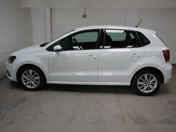 Used Volkswagen Polo 2015 for sale - 76158436: Photo 4