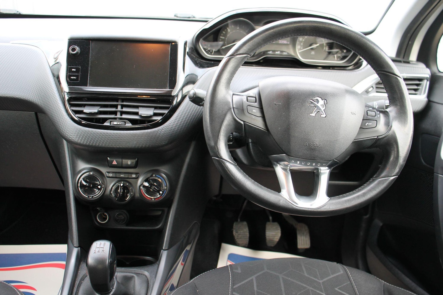 Used Peugeot 2008 2017 for sale - 76378099: Photo 11