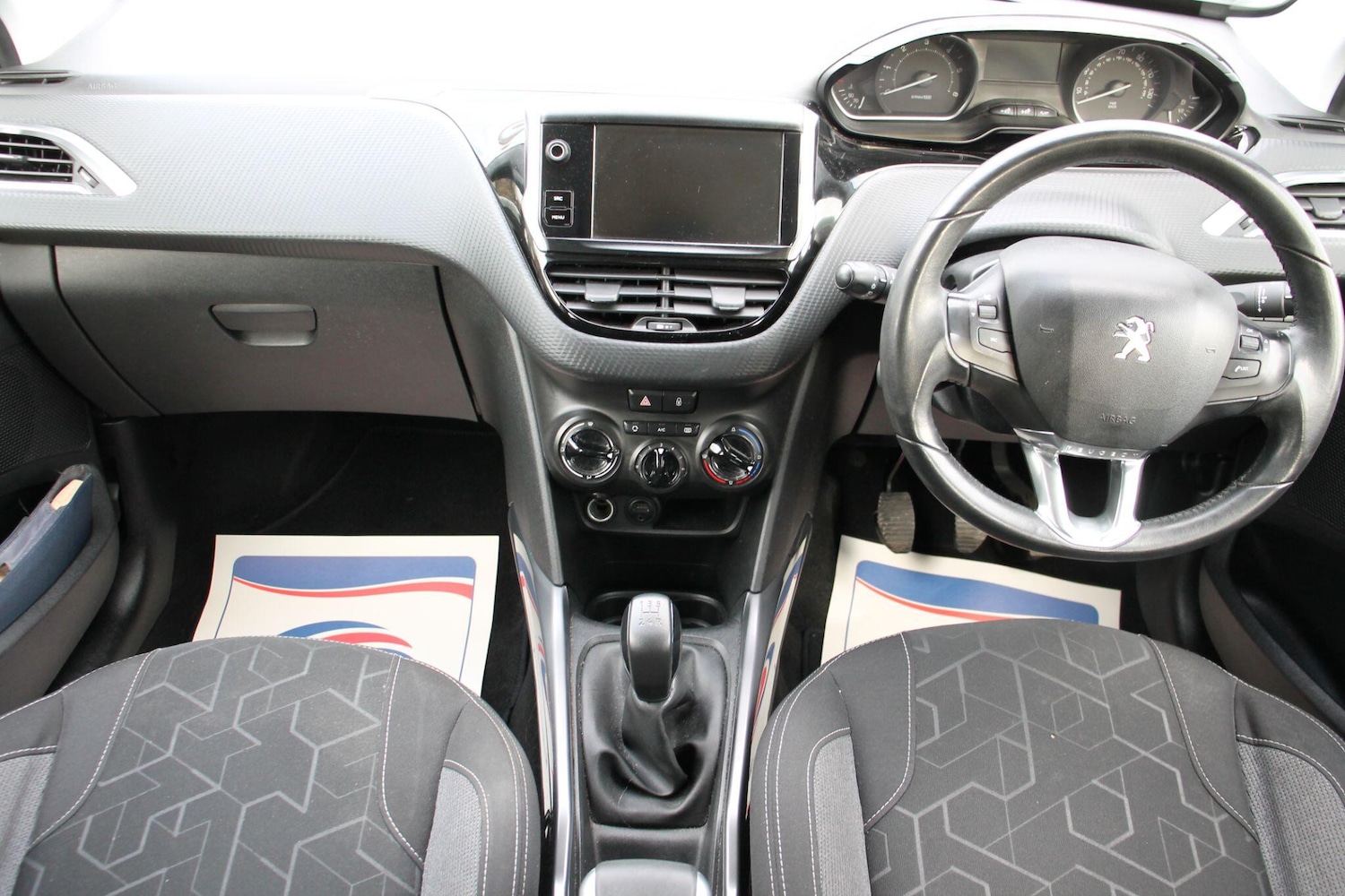 Used Peugeot 2008 2017 for sale - 76378099: Photo 12