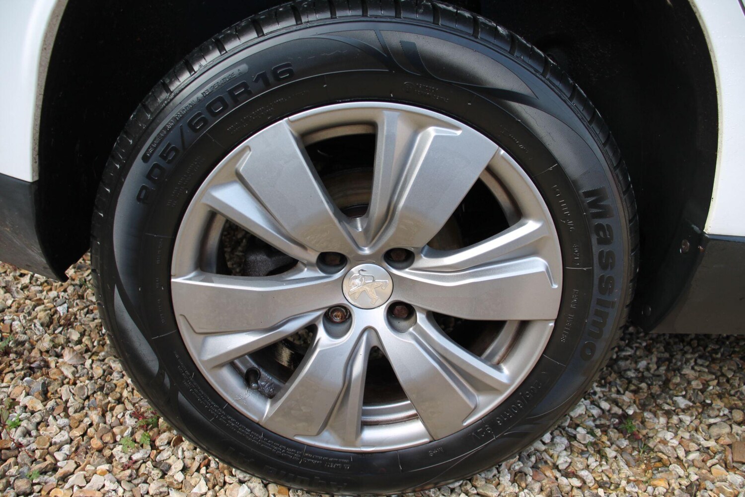 Used Peugeot 2008 2017 for sale - 76378099: Photo 17