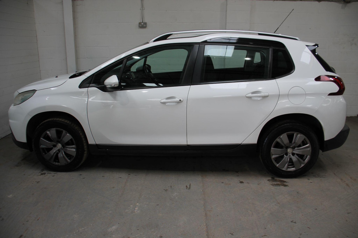 Used Peugeot 2008 2017 for sale - 76378099: Photo 4