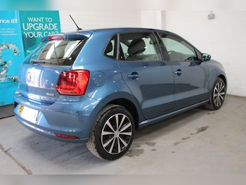 Used Volkswagen Polo 2015 for sale - 77839352: Photo