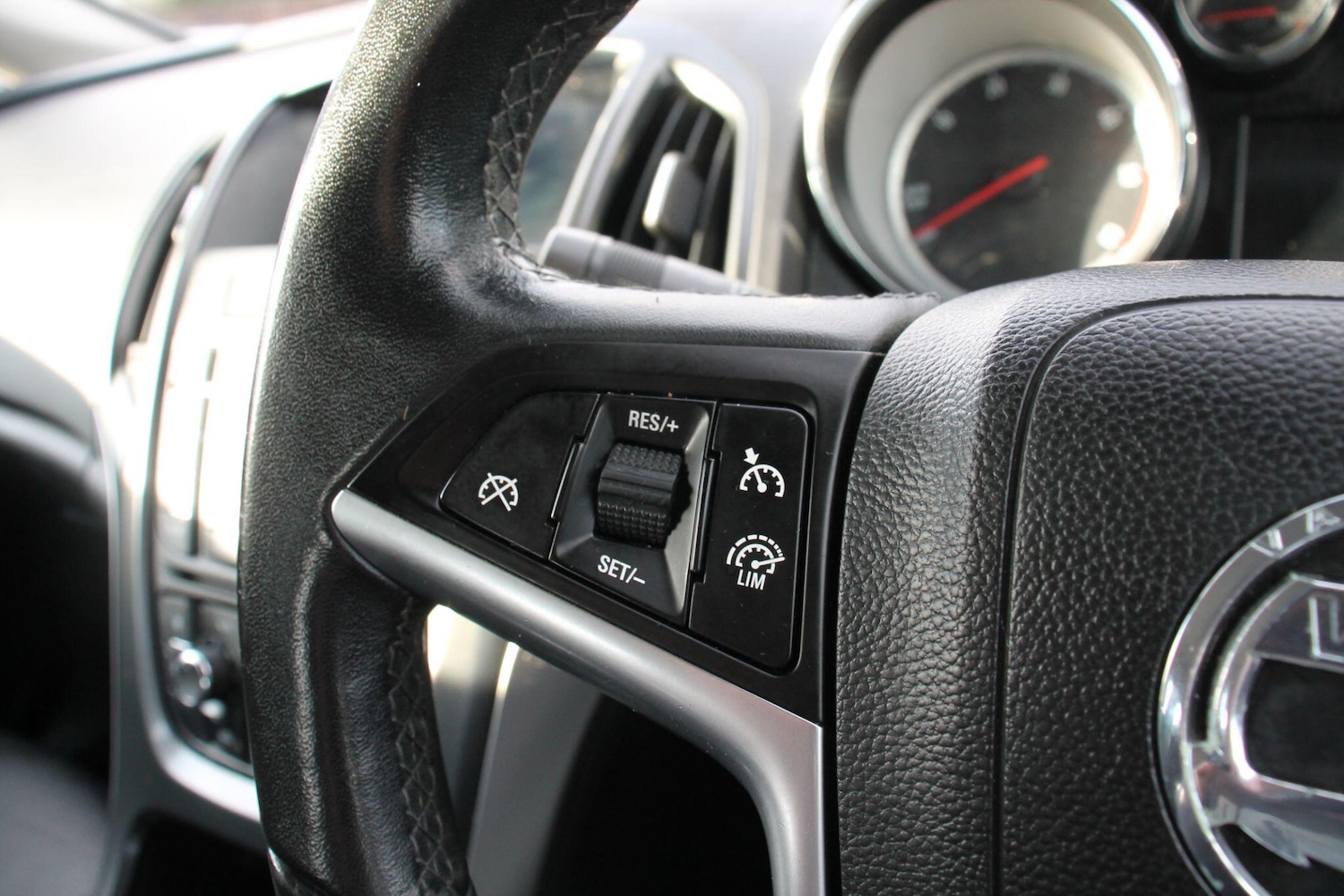 Used Vauxhall Astra 2013 for sale - 77549434: Photo 12