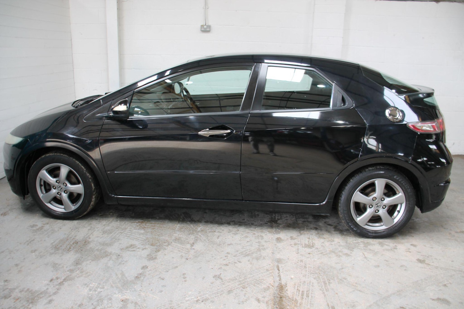 Used Honda Civic 2009 for sale - 76269983: Photo 4