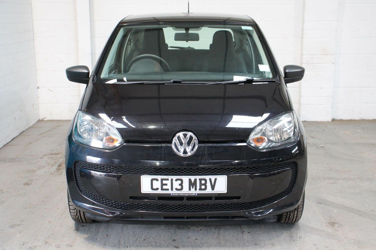 Used Volkswagen up! 2013 for sale - 76995236: Photo 2