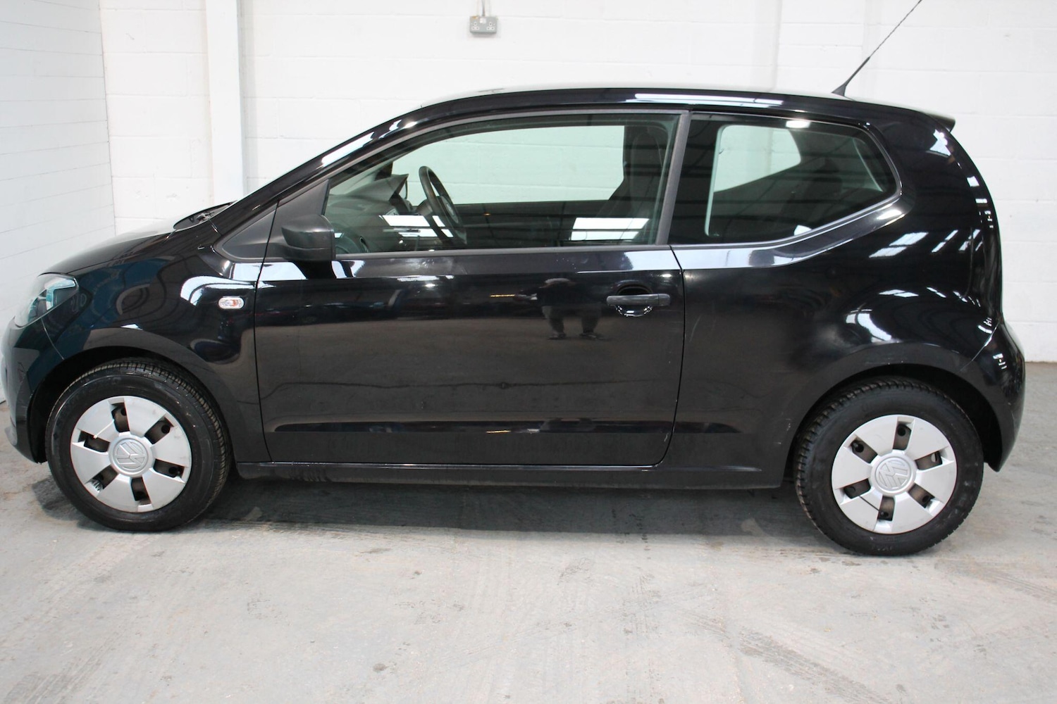 Used Volkswagen up! 2013 for sale - 76995236: Photo 4