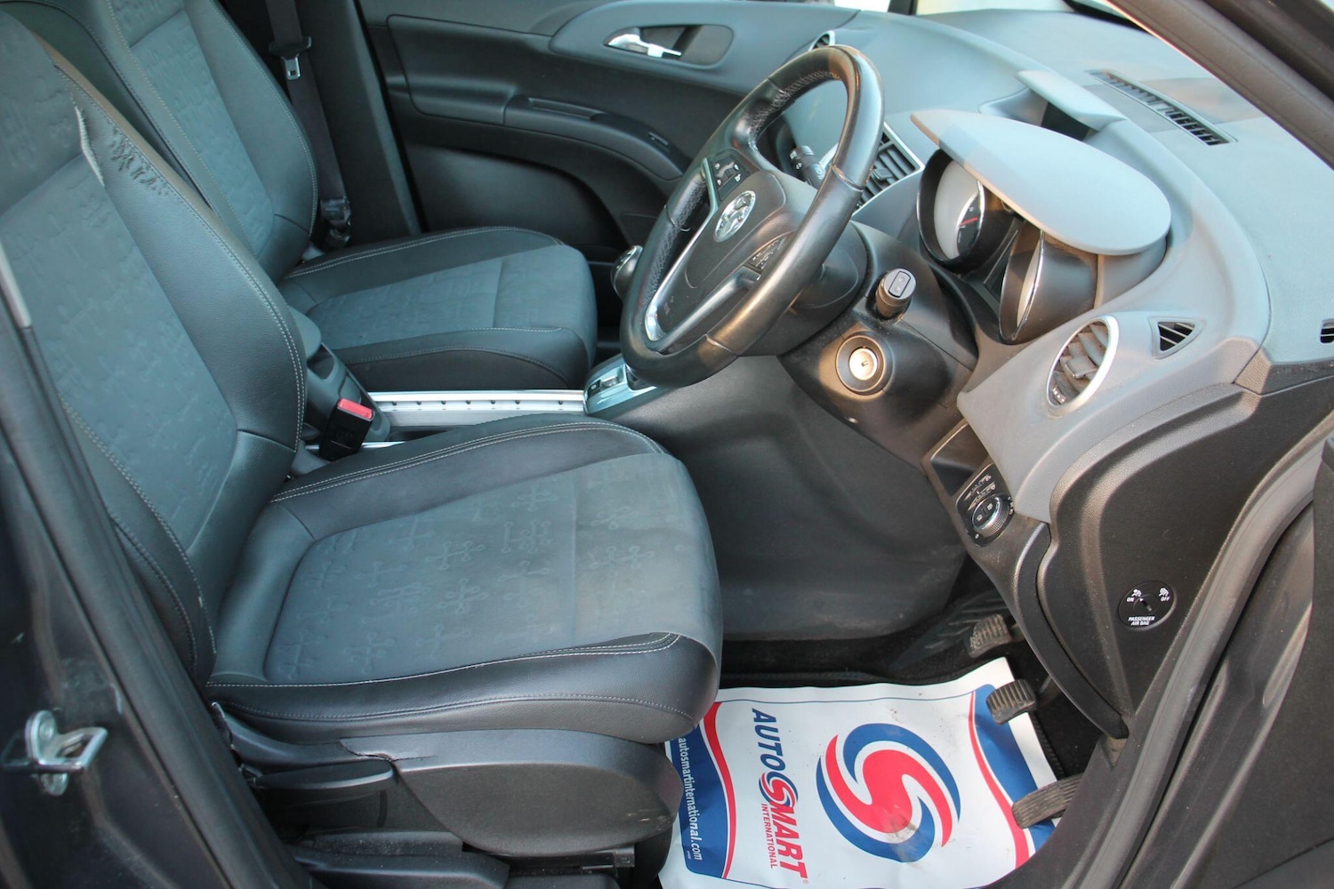 Used Vauxhall Meriva 2010 for sale - 76667232: Photo 9