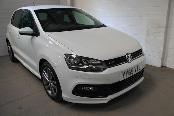 Used Volkswagen Polo 2015 for sale - 75257742: Photo 1