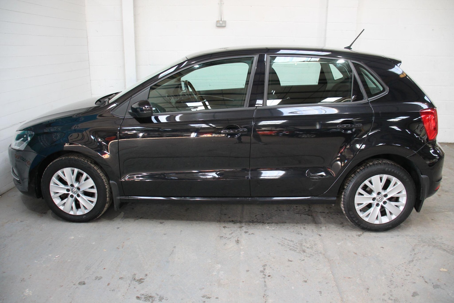 Used Volkswagen Polo 2016 for sale - 76561676: Photo 4