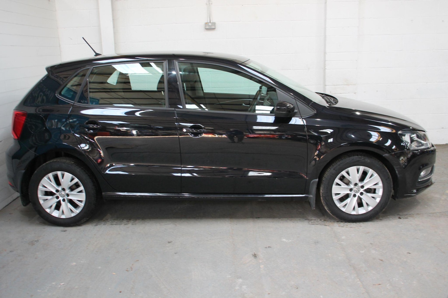 Used Volkswagen Polo 2016 for sale - 76561676: Photo 8