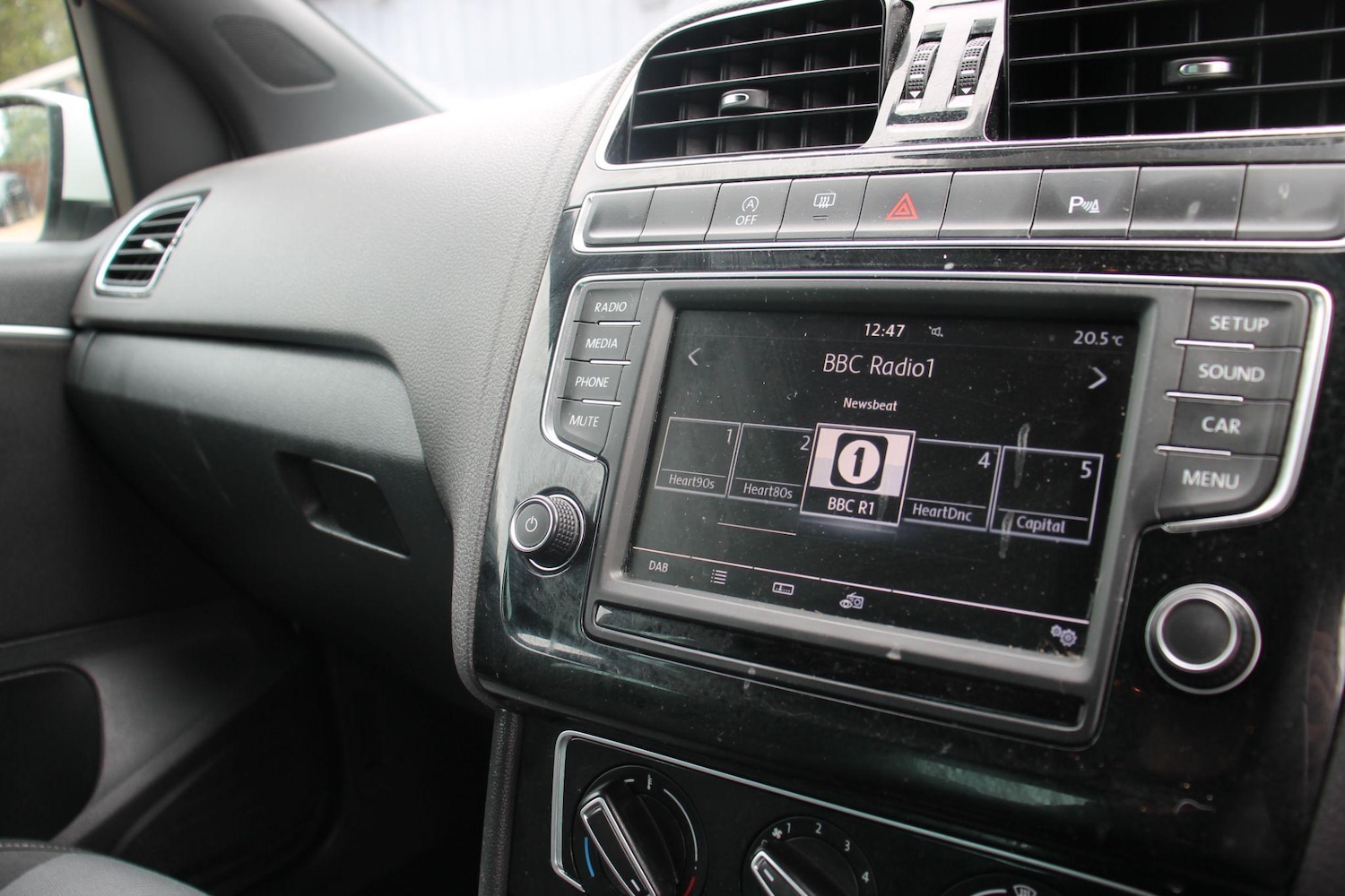 Used Volkswagen Polo 2015 for sale - 77345250: Photo 19