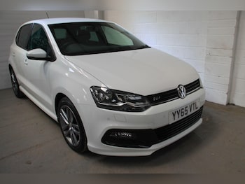 Used Volkswagen Polo 2015 for sale - 77345250: Photo