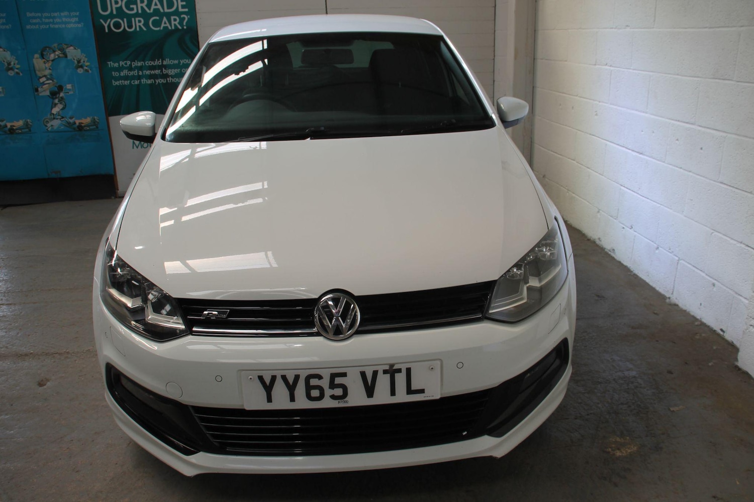 Used Volkswagen Polo 2015 for sale - 77345250: Photo 2