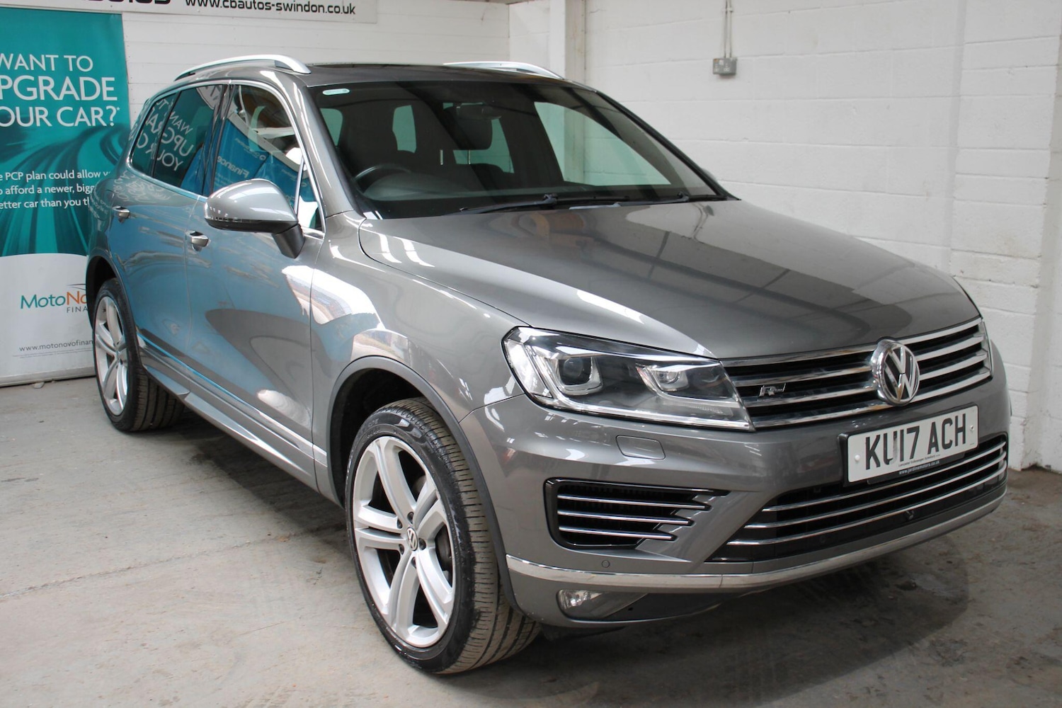 Used Volkswagen Touareg 2017 for sale - 76832907: Photo 1