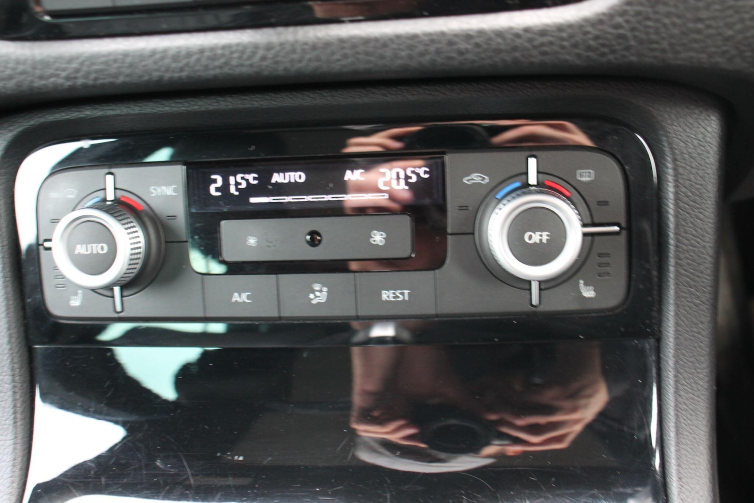 Used Volkswagen Touareg 2017 for sale - 76832907: Photo 16