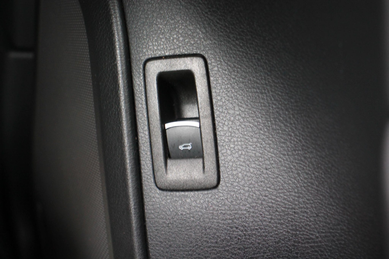 Used Volkswagen Touareg 2017 for sale - 76832907: Photo 19