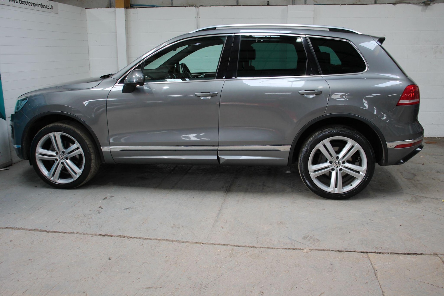 Used Volkswagen Touareg 2017 for sale - 76832907: Photo 5