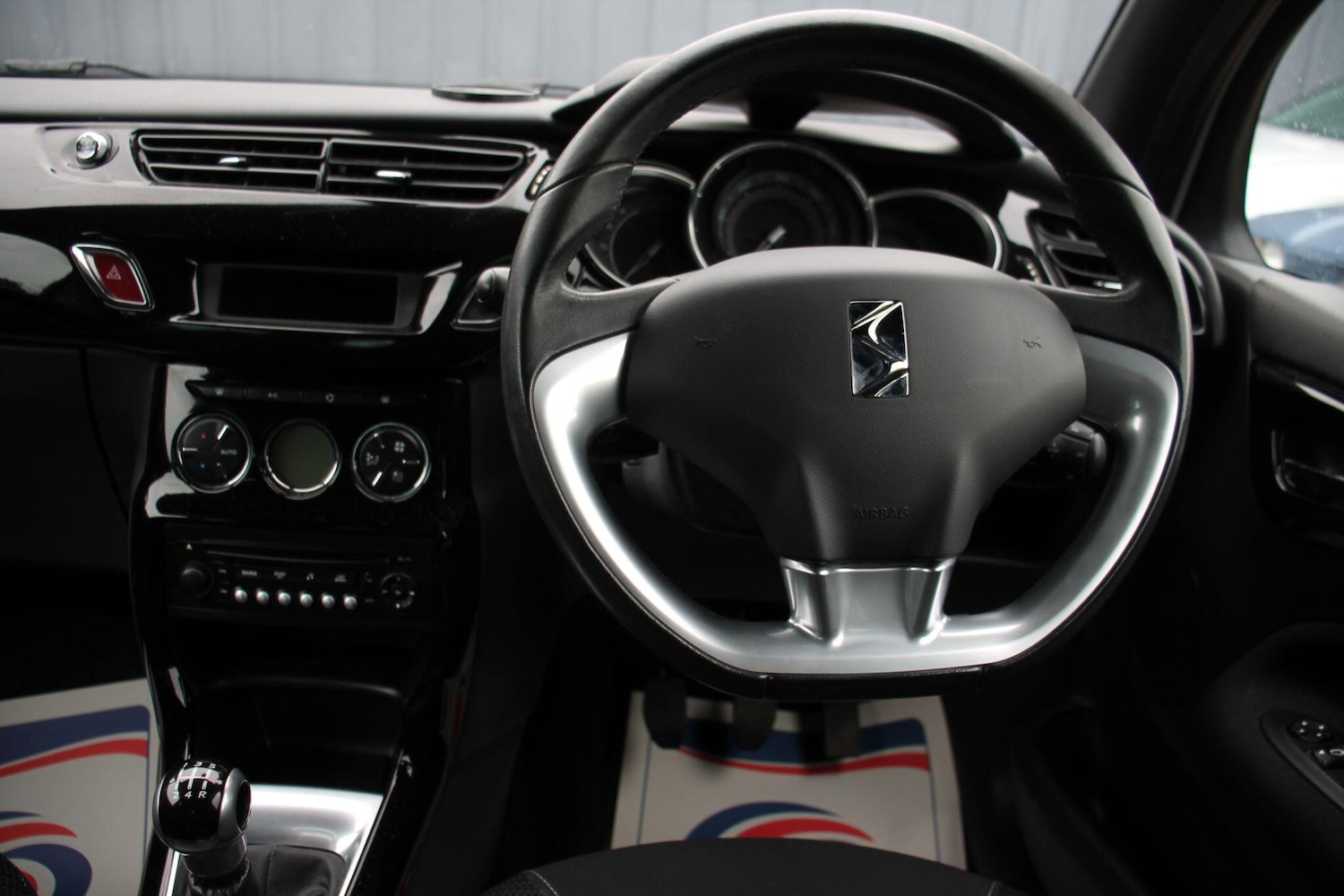 Used Citroen DS3 2011 for sale - 76473820: Photo 12