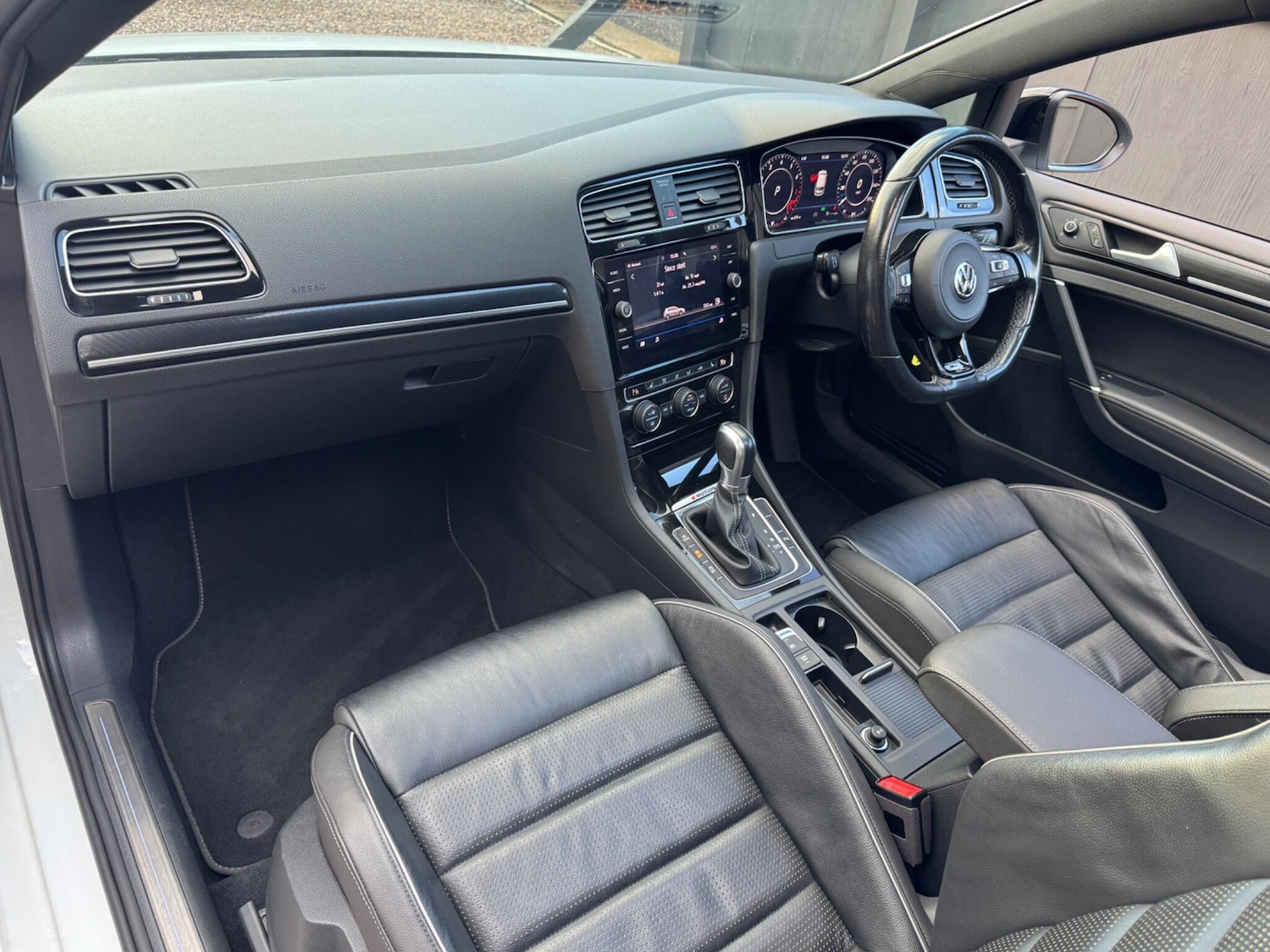 Used Volkswagen Golf 2018 for sale - 76671660: Photo 45