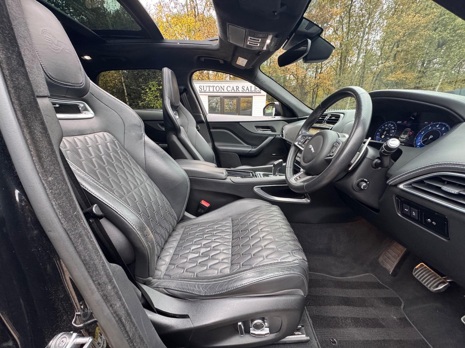 Used Jaguar F-Pace 2019 for sale - 76671454: Photo 13