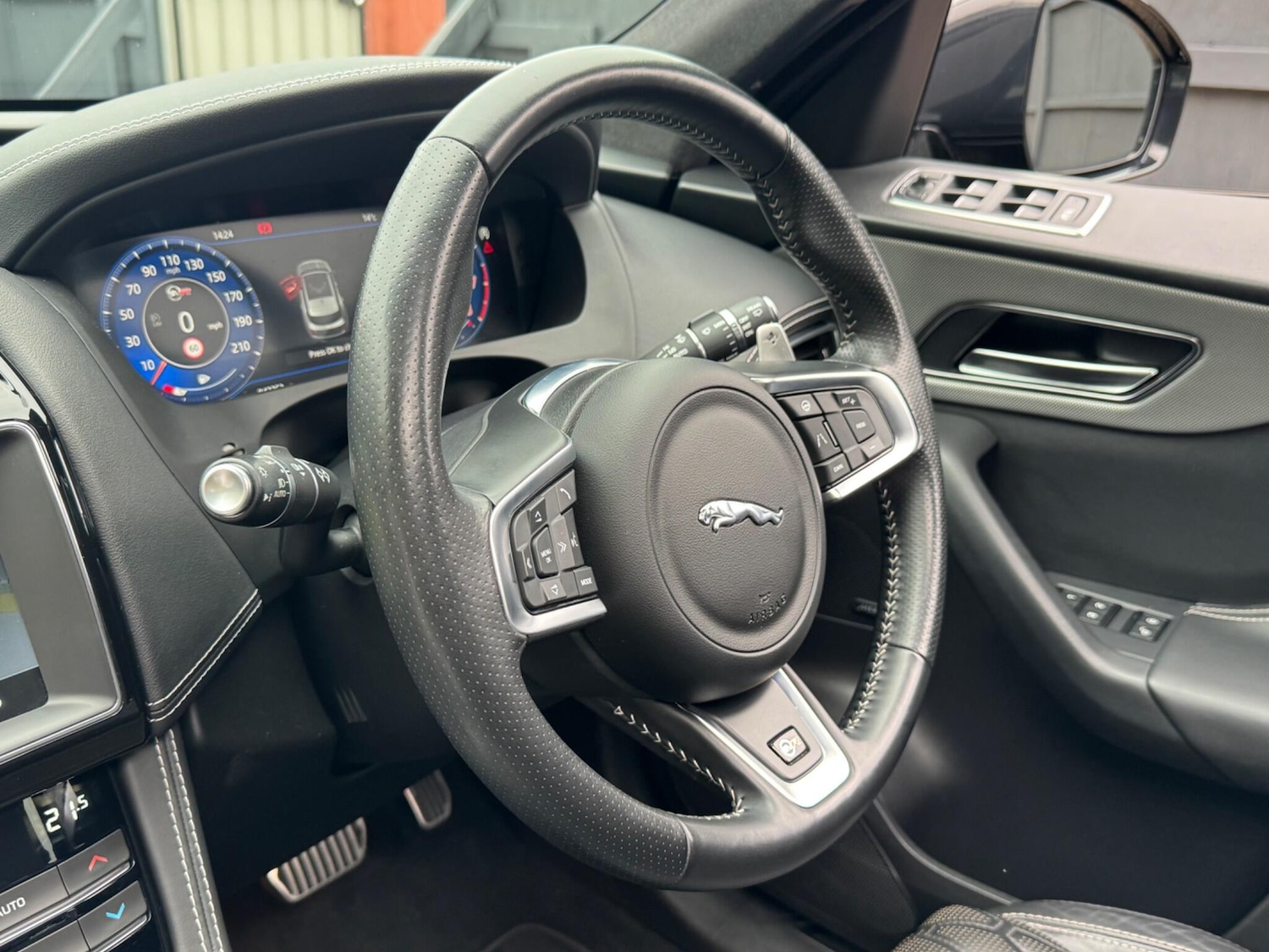 Used Jaguar F-Pace 2019 for sale - 76671454: Photo 18