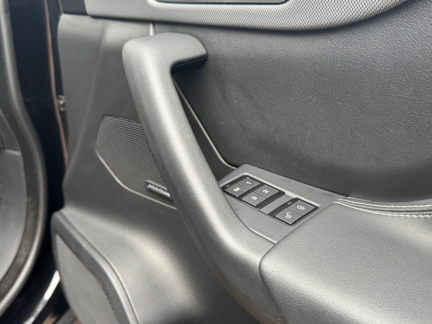 Used Jaguar F-Pace 2019 for sale - 76671454: Photo 46