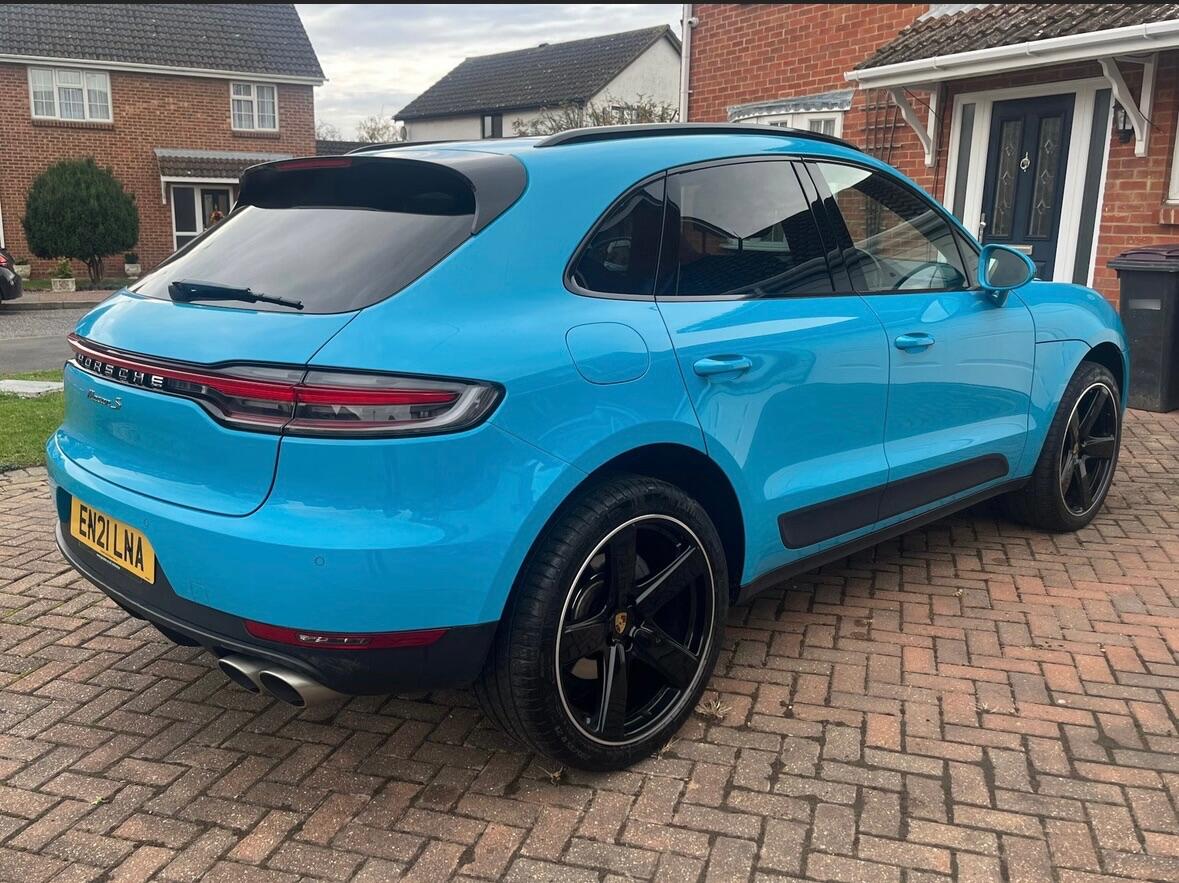 Used Porsche Macan 2021 for sale - 76528032: Photo 2