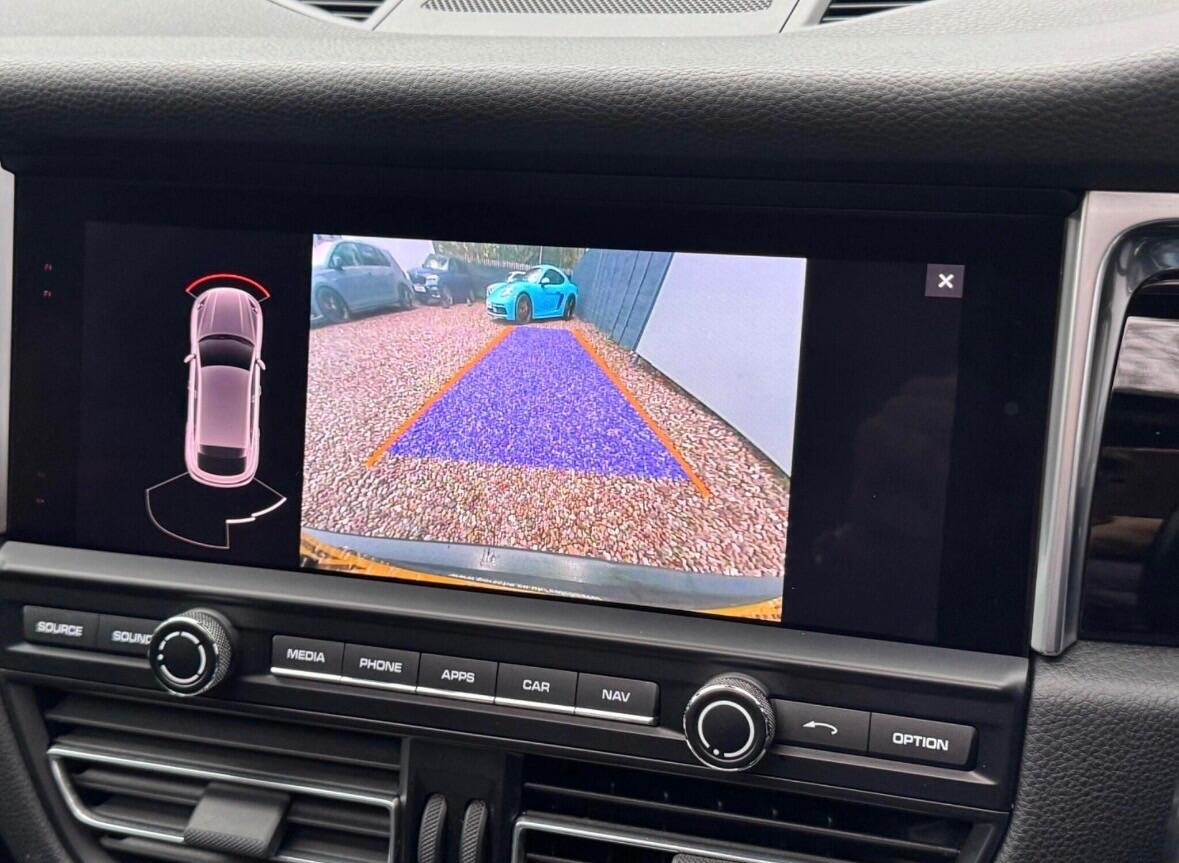 Used Porsche Macan 2021 for sale - 77358673: Photo 43