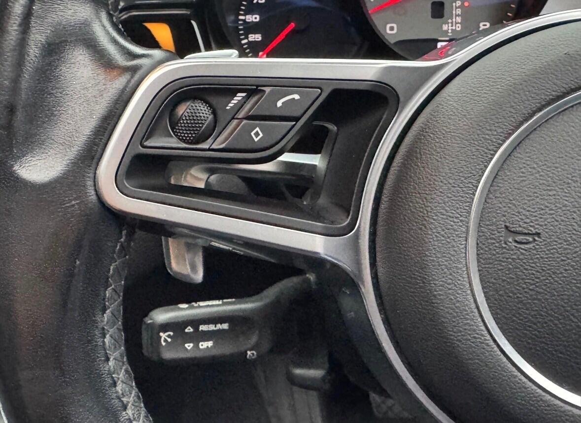 Used Porsche Macan 2021 for sale - 77358673: Photo 49