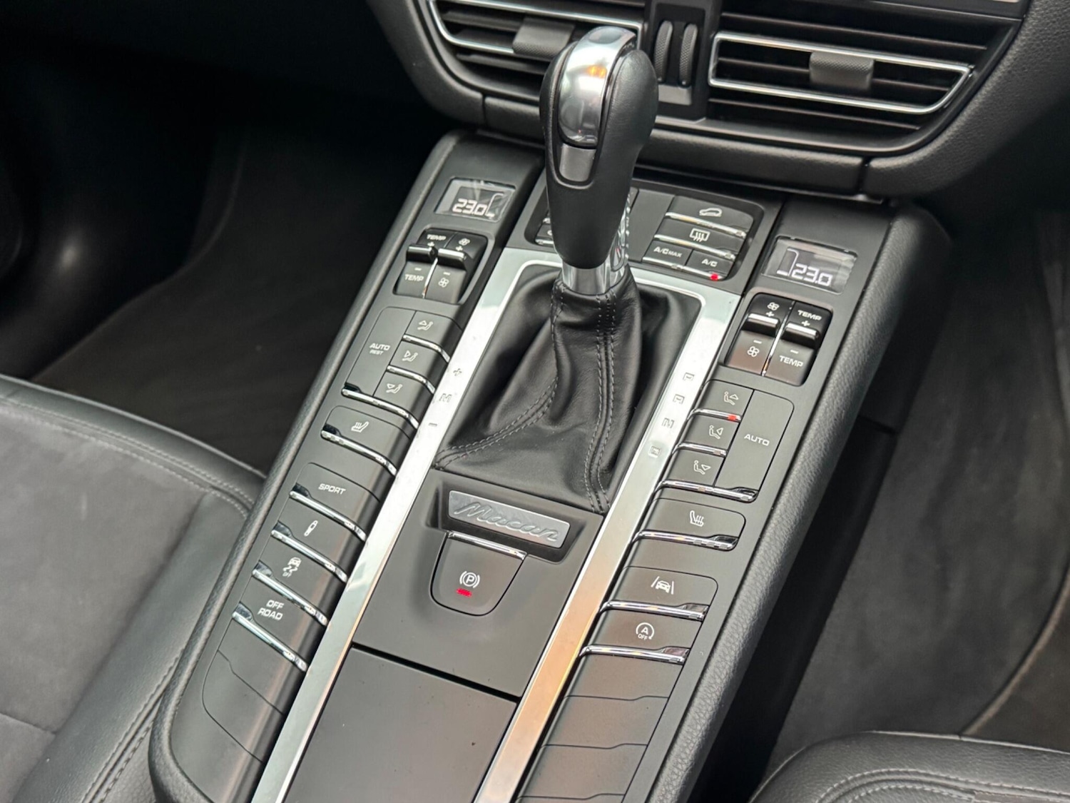 Used Porsche Macan 2021 for sale - 76550180: Photo 15