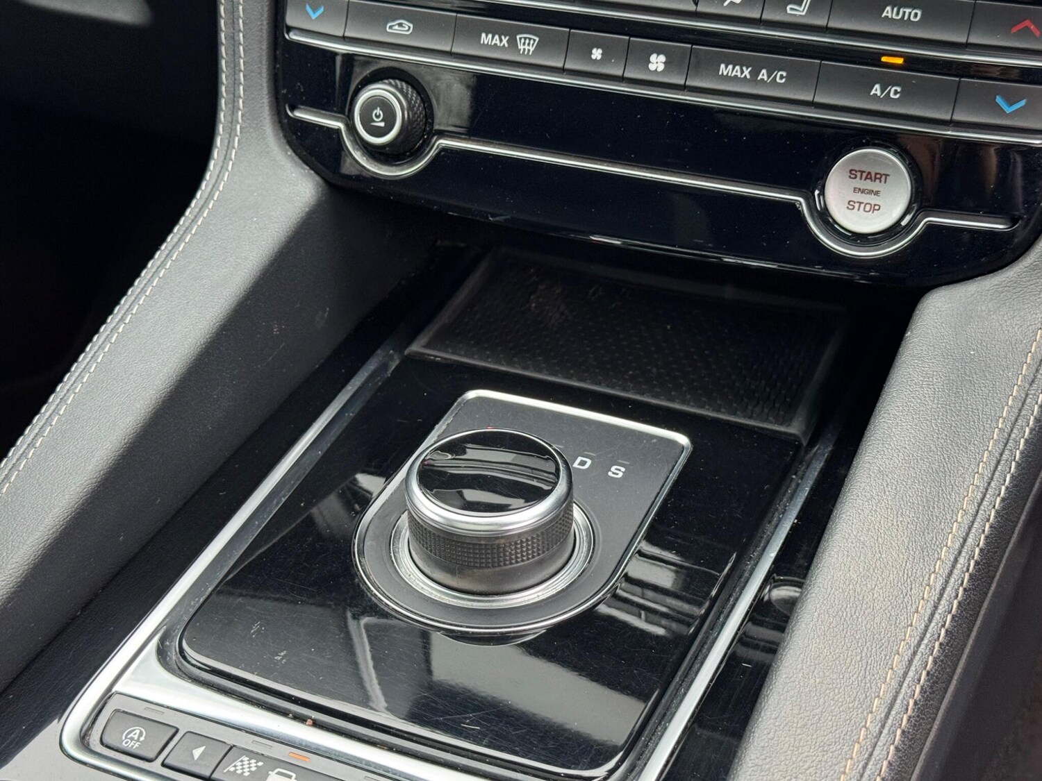 Used Jaguar F-Pace 2019 for sale - 77550627: Photo 16