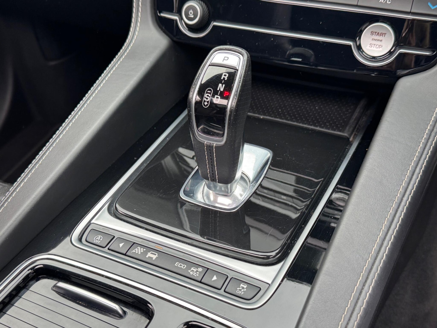 Used Jaguar F-Pace 2019 for sale - 76585481: Photo 15