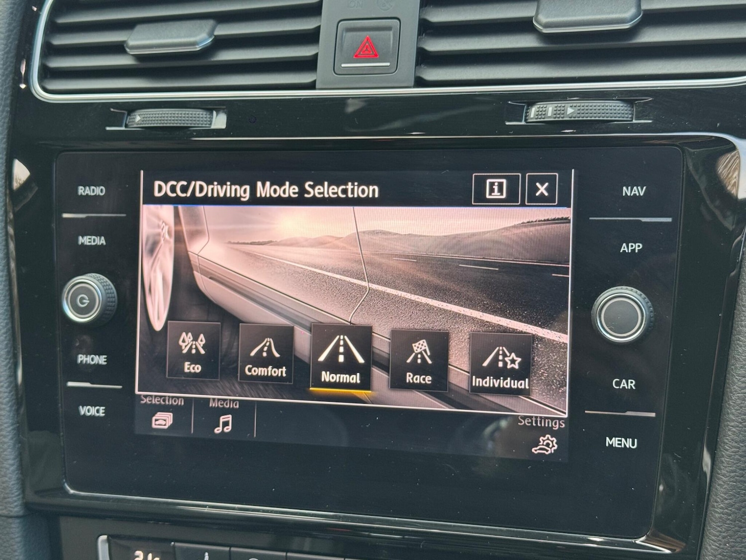 Used Volkswagen Golf 2018 for sale - 76538290: Photo 44