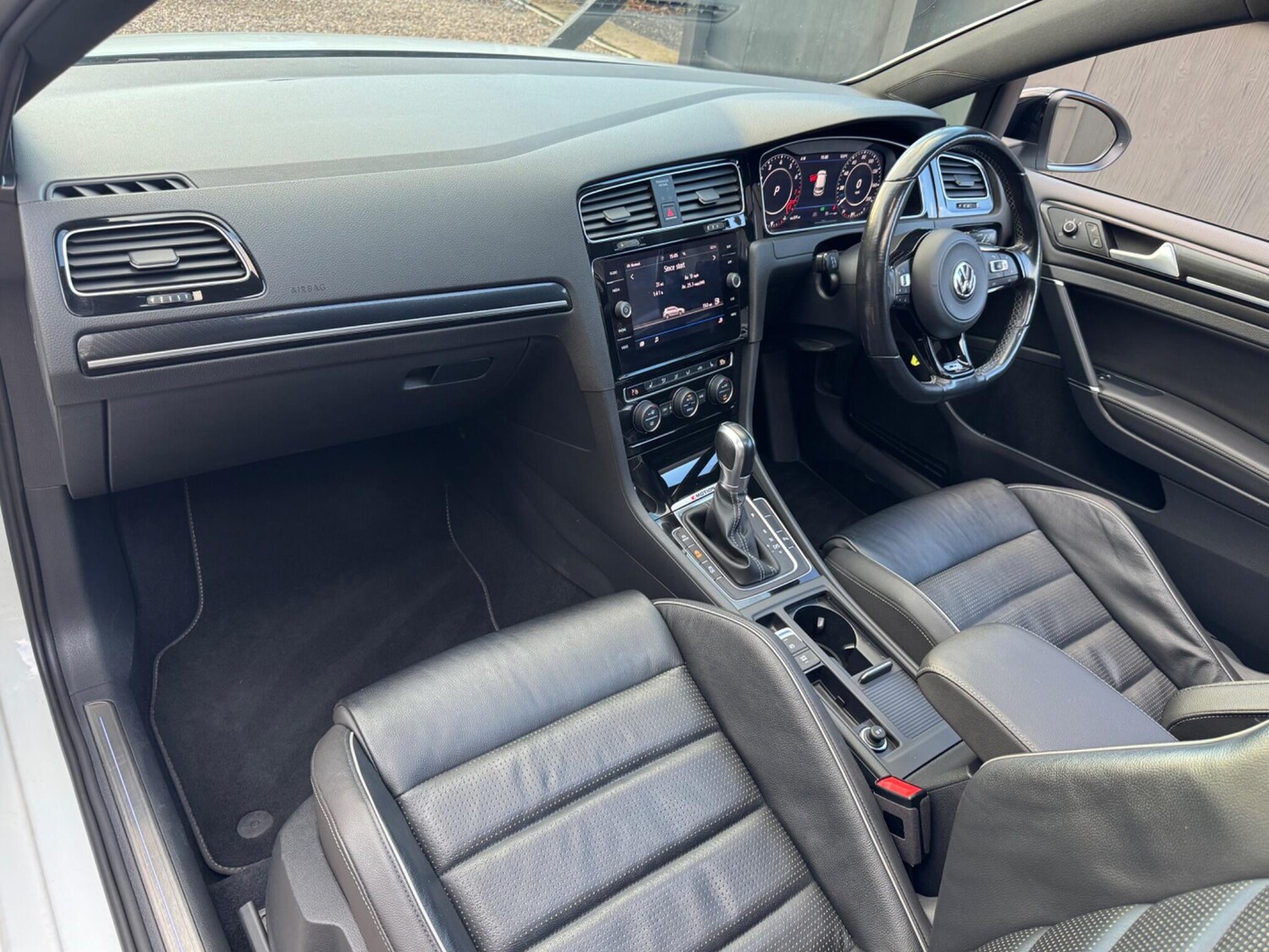 Used Volkswagen Golf 2018 for sale - 76538290: Photo 45