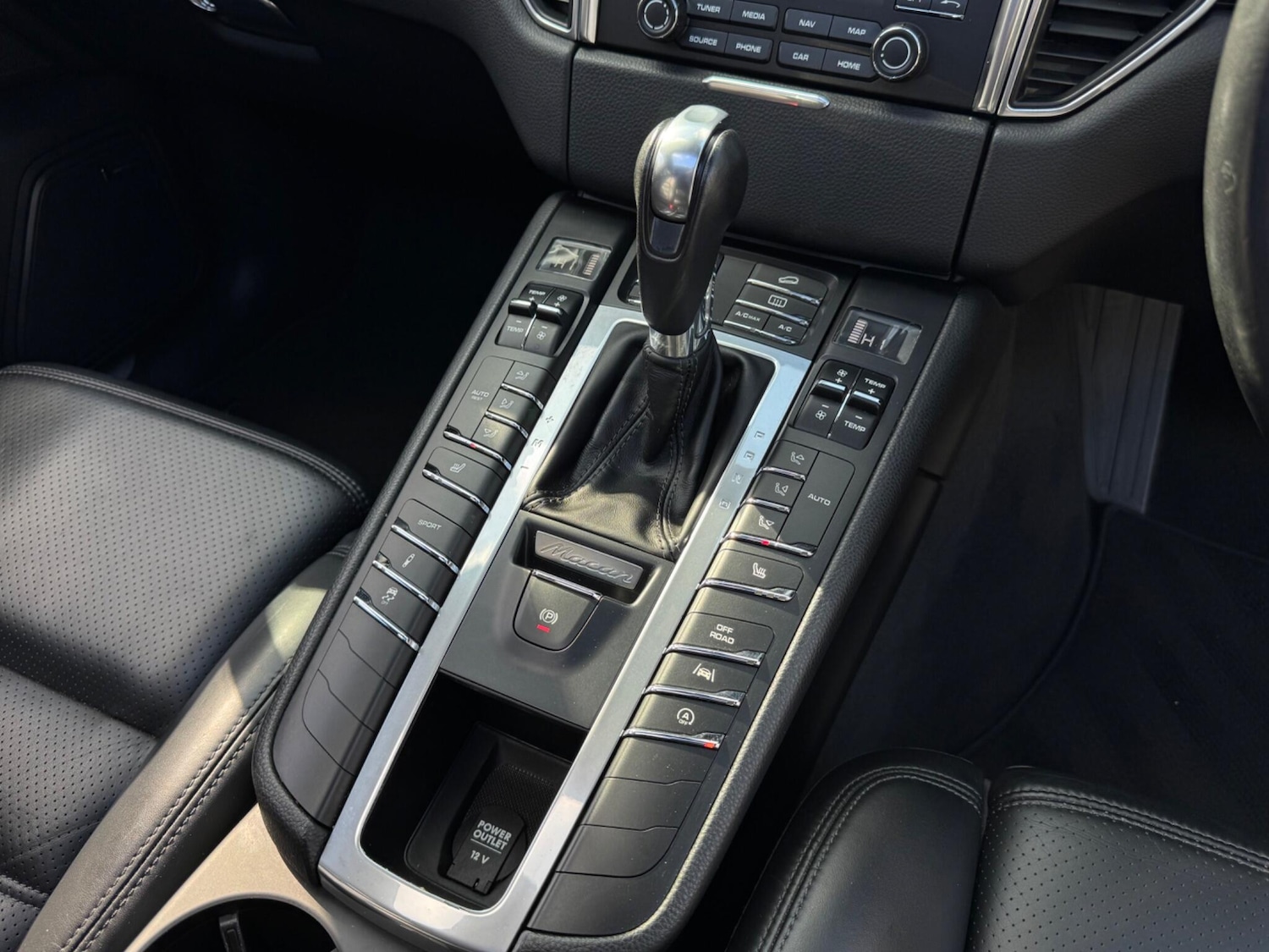 Used Porsche Macan 2018 for sale - 77892632: Photo 17