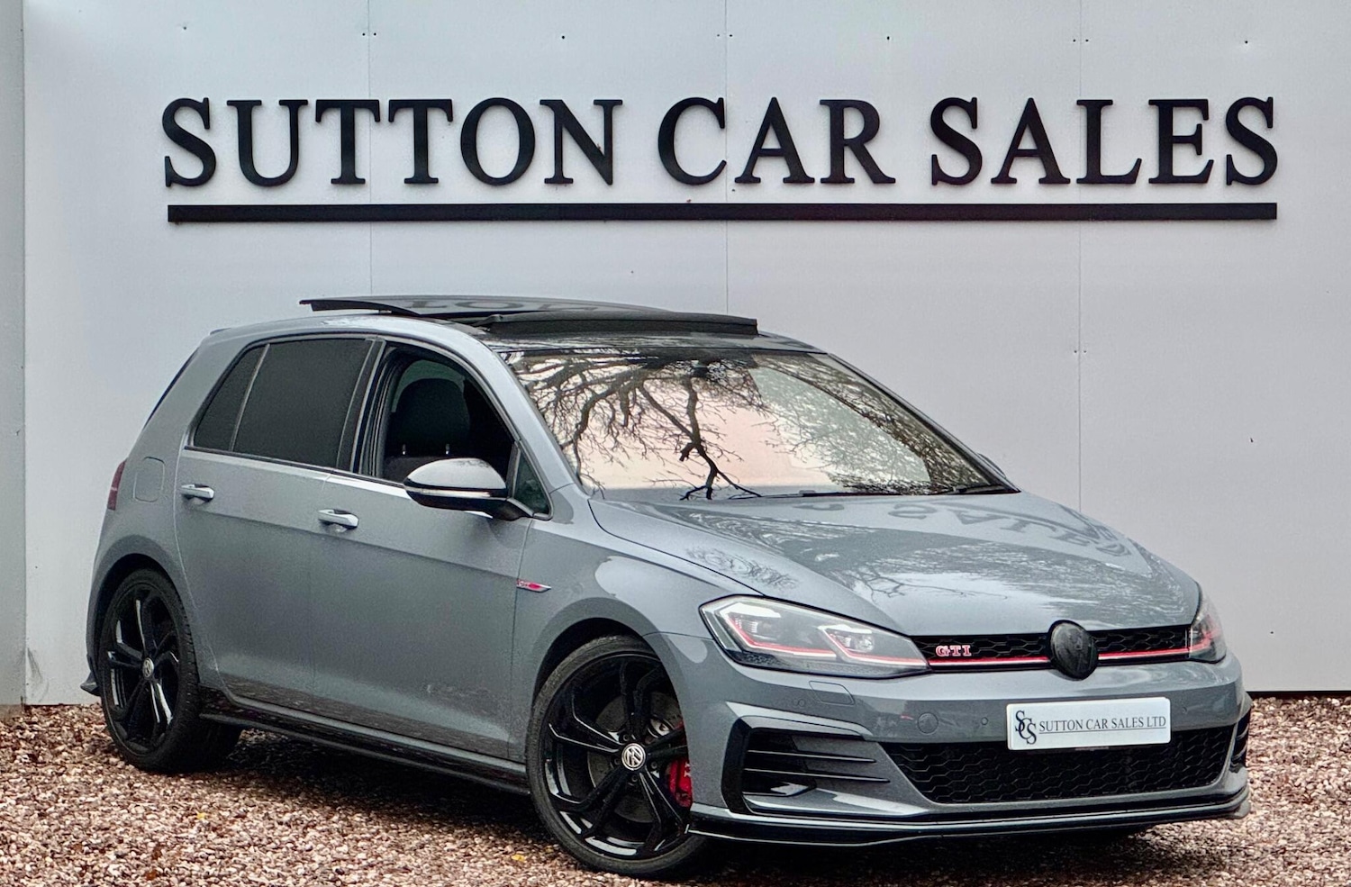 Used Volkswagen Golf 2019 for sale - 76671642: Photo 1